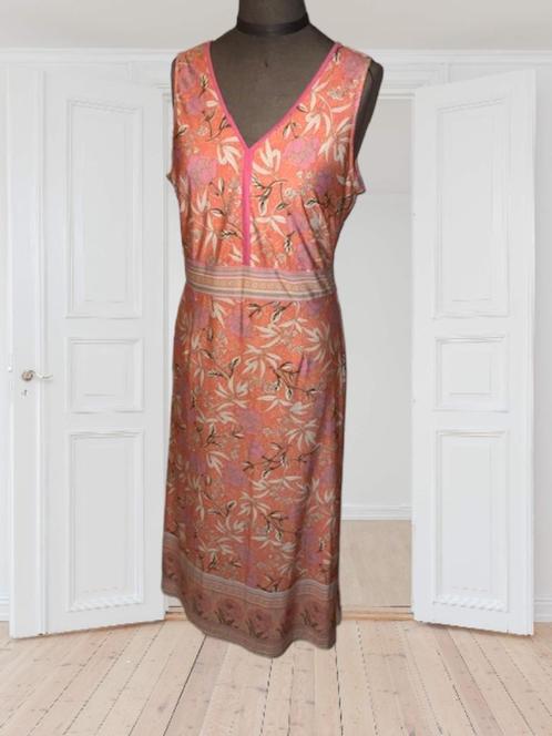 Jurk K-Design large, Kleding | Dames, Jurken, Zo goed als nieuw, Maat 42/44 (L), Onder de knie, Verzenden