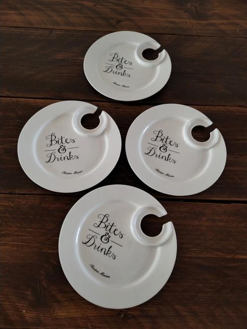 Riviera Maison Bites & Drinks Party Borden (4 stuks), Huis en Inrichting, Keuken | Servies, Zo goed als nieuw, Bord(en), Overige stijlen