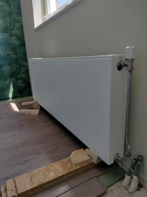 Radiator Vasco flatline, Doe-het-zelf en Verbouw, Verwarming en Radiatoren, Nieuw, Radiator, 800 watt of meer, 30 tot 80 cm, 60 tot 150 cm