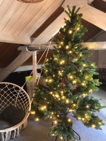 Kunstkerstboom Royal Christmas 210cm met LED & Smart Adapter beschikbaar voor biedingen