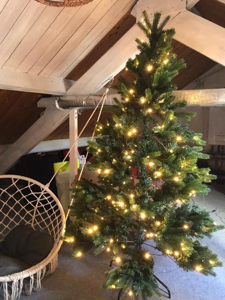 Kunstkerstboom Royal Christmas 210cm met LED & Smart Adapter, Diversen, Kerst, Nieuw, Ophalen of Verzenden