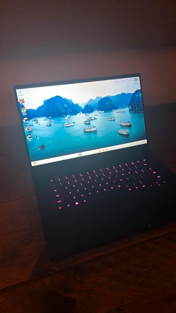 Razer Blade 15 | i7-10875H | RTX2070 Super | 300Hz | 2TB SSD, Computers en Software, Windows Laptops, Gebruikt, 15 inch, SSD, 2 tot 3 Ghz