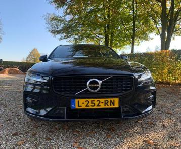 Volvo V60 B4 197pk Geartronic Mild Hybrid 2020 Zwart beschikbaar voor biedingen