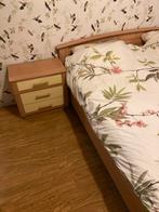 Twee persoons elektrisch verstelbaar bed met nachtkastjes, Ophalen, Tweepersoons, Hout, Verstelbaar