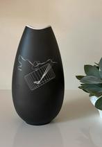 Thomas Papageno biscuitporselein vaas, Huis en Inrichting, Overige kleuren, Aardewerk of Porselein, Ophalen of Verzenden, Zo goed als nieuw