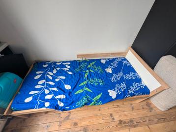 Nieuwe baby cot (70x160) + matras & hoes beschikbaar voor biedingen