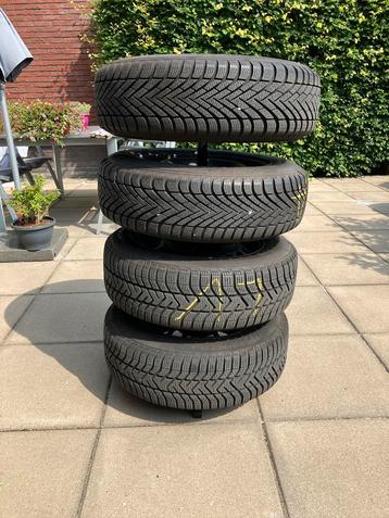 Winterbanden op velg beschikbaar voor biedingen