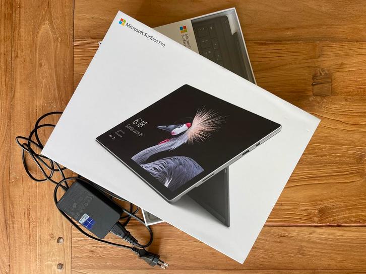 Surface Pro - W11 Pro - Incl. Toetsenbord - Incl. Oplader, Computers en Software, Windows Laptops, Zo goed als nieuw, 12 inch