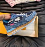 Lv runners, Kleding | Heren, Schoenen, Overige kleuren, Nieuw, Ophalen of Verzenden, Sneakers of Gympen