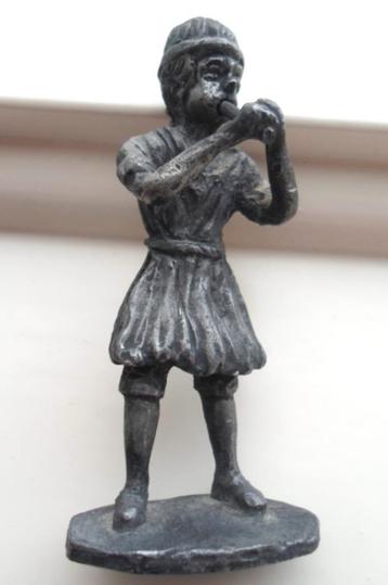 Tinnen beeld Fluitspeler. beschikbaar voor biedingen