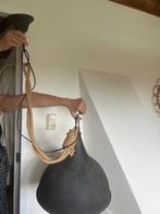 Stoere zwarte industriële hanglamp met touw, Huis en Inrichting, Lampen | Hanglampen, Industrieel, landelijk, modern, Ophalen of Verzenden
