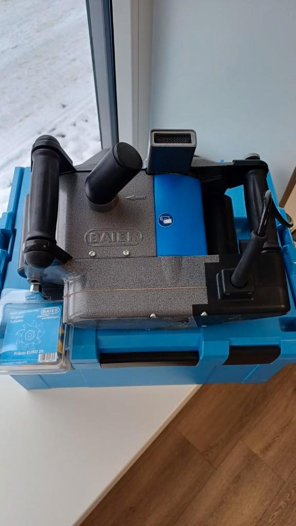 Baier BMF 501 Muurfrees - incl afzuigadapter & 2x freeswiel, Doe-het-zelf en Verbouw, Gereedschap | Freesmachines, Nieuw, Elektrisch