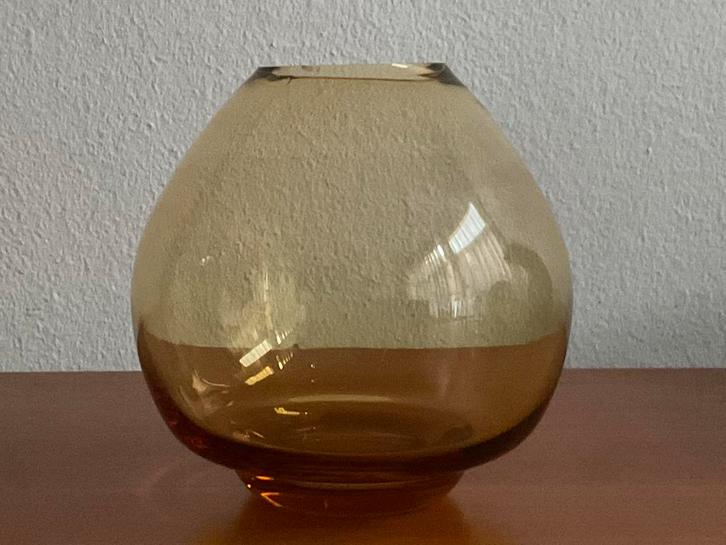 Max Verboeket (W.J.Rozendaal) amber vaasje Kristalunie 1960, Antiek en Kunst, Antiek | Glas en Kristal, Verzenden