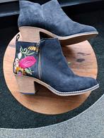 Zwarte enkellaarsjes met bloemen, Kleding | Dames, Schoenen, Zwart, Lage of Enkellaarzen, Ophalen of Verzenden, Onbekend