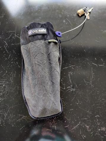 Travel pacsafe met staaldraad (zwart) zgan was 89,95 met S ( beschikbaar voor biedingen