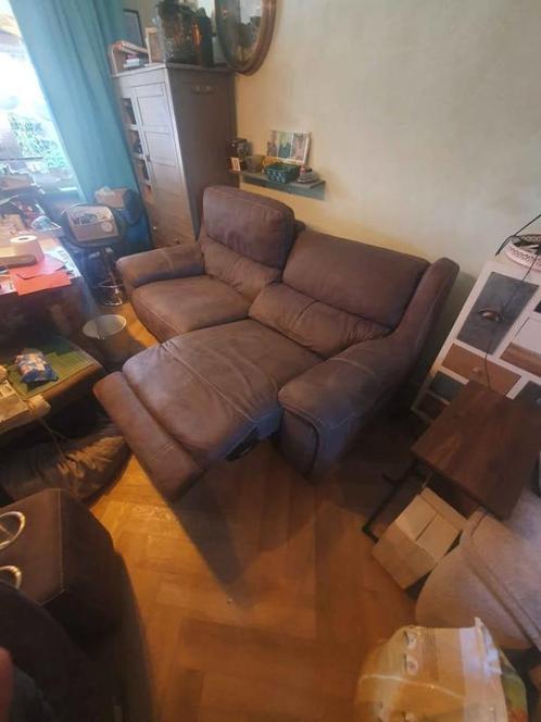 Luxe bank met verstelbare delen en usb aansluitingen, Huis en Inrichting, Banken | Bankstellen, Nieuw, Rechte bank, Ophalen