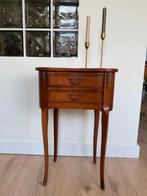Vintage houten bijzettafel, Antiek en Kunst, Antiek | Meubels | Tafels, Ophalen