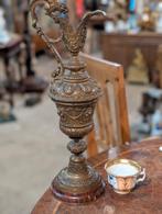 Antieke bronzen sier vaas 47 cm hoog. €85., Ophalen