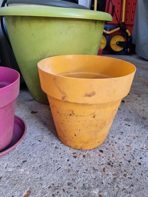 Bloempotten, verschillende kleuren en maten, Tuin en Terras, Bloempotten, Gebruikt, Kunststof, Balkon, Tuin, Minder dan 25 cm