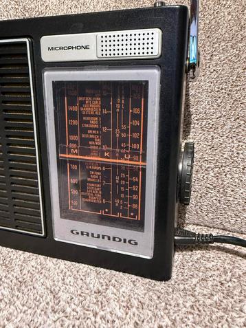 Grundig C2800 Wereldradio met Cassettespeler beschikbaar voor biedingen
