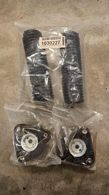 Veerpootlagers en stofhoezen volvo V40, C30, S40, V50 en C70 beschikbaar voor biedingen