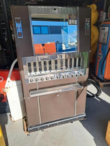 USA National Sigarettenautomaat uit de jaren 60e/70e. beschikbaar voor biedingen