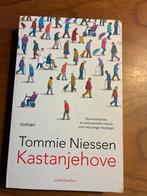 Kastanjehove - Tommie Niessen, Ophalen of Verzenden, Zo goed als nieuw, Nederland