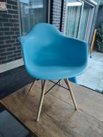 DAW stoel 8 stuks kuipstoelen, Ophalen, Zo goed als nieuw, Kunststof