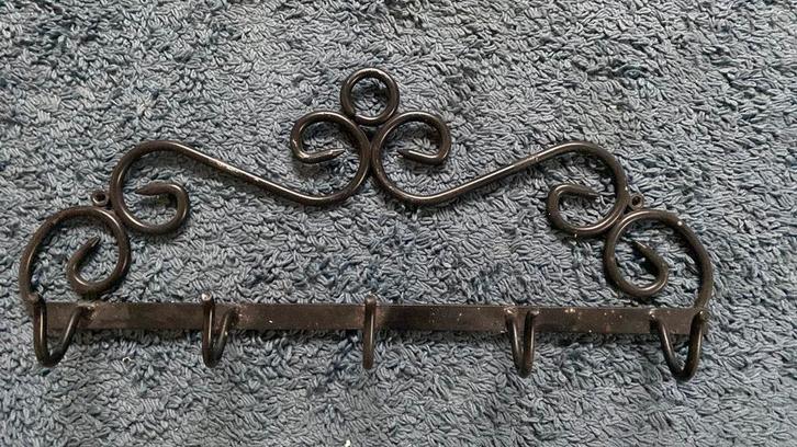 Smeedijzeren Wandkapstok met Krullen, Huis en Inrichting, Woonaccessoires | Kapstokken, Zo goed als nieuw, Wandkapstok, Minder dan 100 cm