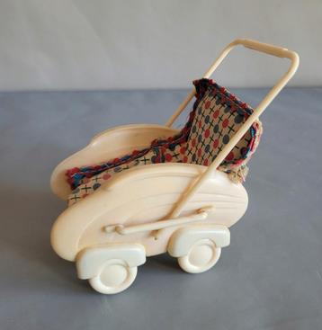 Miniatuur Kinderwagen - E.S.. Germany kunststof jr. 50- 60 beschikbaar voor biedingen