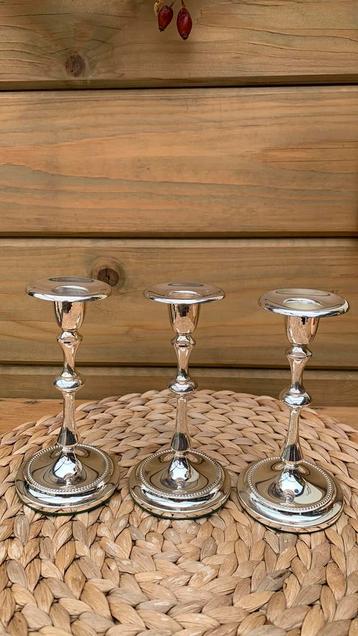 3 zilver kleurige kaarsenstandaards van Kempen & Begeer beschikbaar voor biedingen