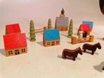 Leuke vintage (jaren 60/70) houten dorpje (DDR), Verzamelen, Ophalen of Verzenden, Zo goed als nieuw