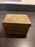Antiek koperen doosje met decoratie, Antiek en Kunst, Antiek | Koper en Brons, Ophalen of Verzenden, Koper