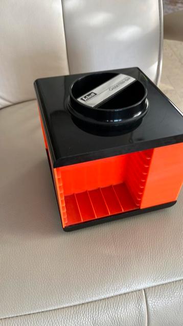 Cassette Carrousel oranje vintage/ retro beschikbaar voor biedingen