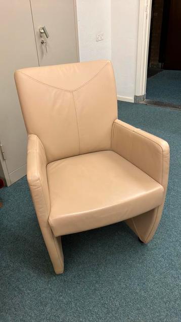 Fauteuil  op wieltjes beschikbaar voor biedingen