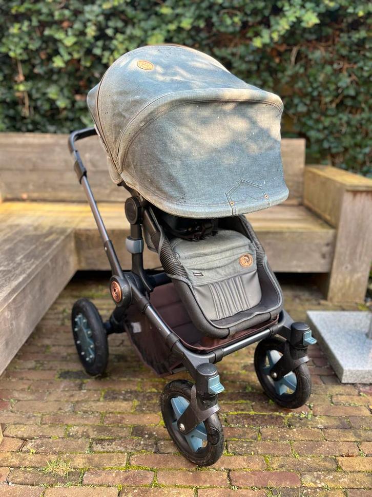 Bugaboo Buffalo Diesel + Van Gogh voetenzak, Kinderen en Baby's, Kinderwagens en Combinaties, Gebruikt, Combiwagen, Bugaboo, Luchtbanden