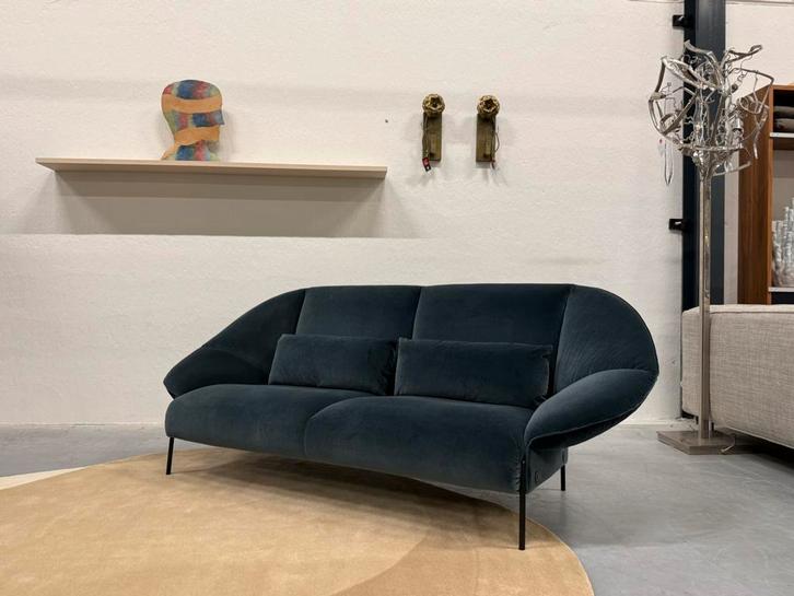 Als nieuw Ligne Roset Paipai Bank Velour stof Design 225, Huis en Inrichting, Banken | Bankstellen, Zo goed als nieuw, Rechte bank