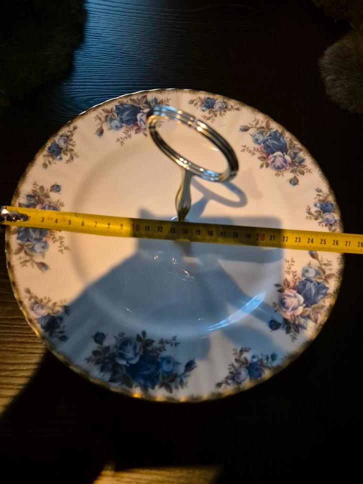 Royal Albert Etagere 27 cm breed- Puntgaaf!, Antiek en Kunst, Antiek | Servies los, Ophalen of Verzenden