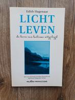 Edith Hagenaar - Licht leven de kern van holisme uitgelegd, Achtergrond en Informatie, Spiritualiteit algemeen, Zo goed als nieuw