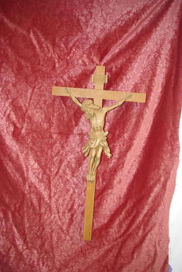 Crucifix  ( Kruisbeeld beschikbaar voor biedingen