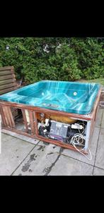 Jacuzzi met slechte ombouw (kan ook voor onderdelen of inbou, Ophalen of Verzenden, Gebruikt