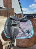 Compleet dressuurzadel Ideal equestrian 18inch, Dieren en Toebehoren, Paarden en Pony's | Zadels, Ophalen of Verzenden, Gebruikt