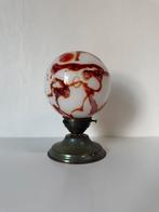 Vintage gemarmerde plafonniere bol wit rood glas Art deco, Huis en Inrichting, Lampen | Plafondlampen, Ophalen of Verzenden, Zo goed als nieuw
