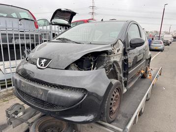 Peugeot 1.7m1.0-12V XR 2008 veel onderdelen voorradig  beschikbaar voor biedingen