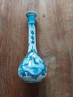 Delfts blauw handgeschilderd vaasje 19 cm hoog, Ophalen of Verzenden