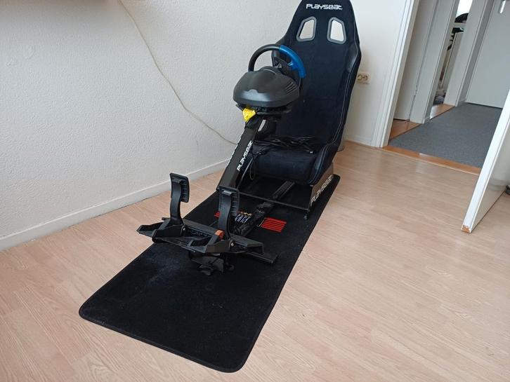 Playseat Evolution Alcantara met Trustmaster T150 stuur, Spelcomputers en Games, Spelcomputers | Sony PlayStation Consoles | Accessoires