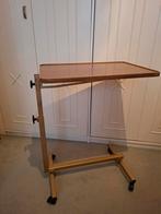 Perfecte bedtafel. Geheel verstelbaar / opklapbaar, Ophalen, Zo goed als nieuw