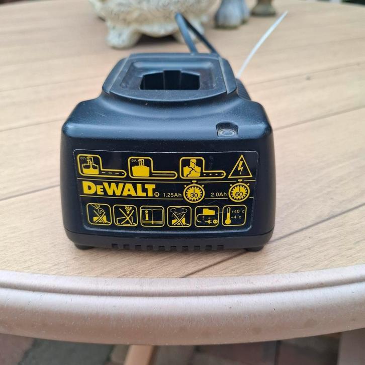 DeWalt Accu Oplader - Goed Werkend, Audio, Tv en Foto, Opladers, Gebruikt, Ophalen of Verzenden