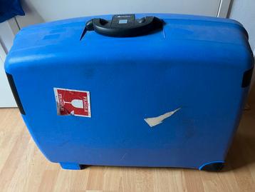 Koffer en beautycase beschikbaar voor biedingen