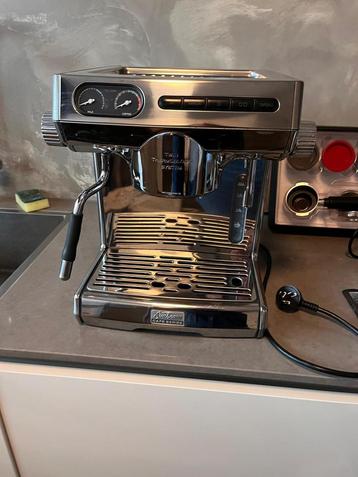 Espresso machine multistation + bonen maler erbij. beschikbaar voor biedingen
